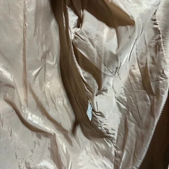 Vintage London Fog Women's Y2K Beige Trench Coat - Picture 6 of 7